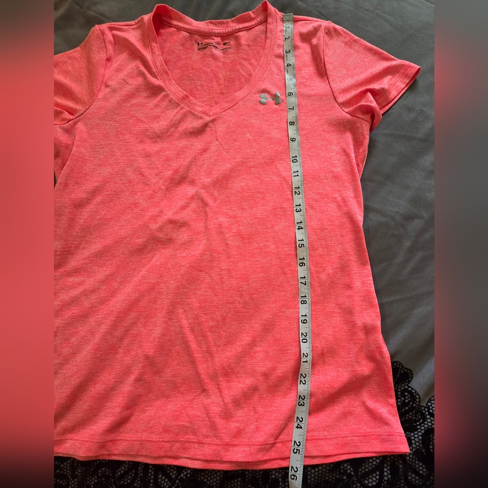 Under Armour Tshirt - Picture 5 of 6